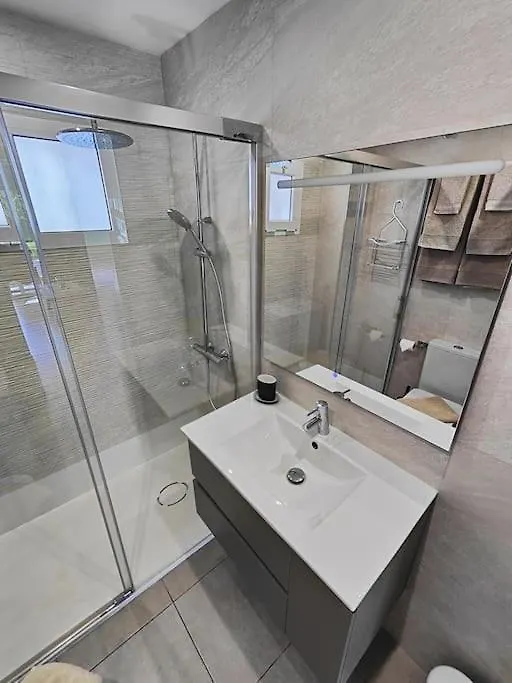 Playa Del Ingles: Beautiful Renovated Apartment San Bartolome de Tirajana  Spain